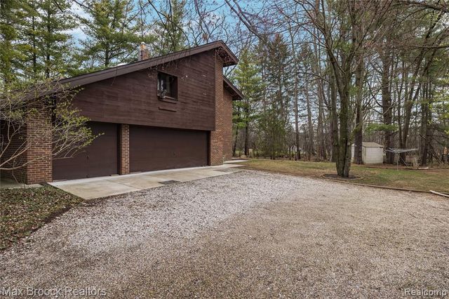 32674 Bingham Lane, Bingham Farms, MI 48025