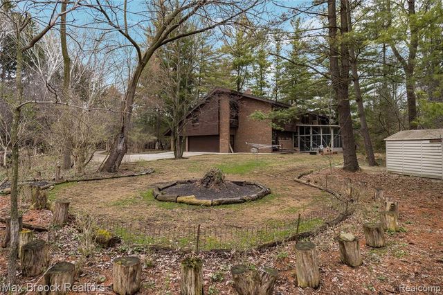 32674 Bingham Lane, Bingham Farms, MI 48025