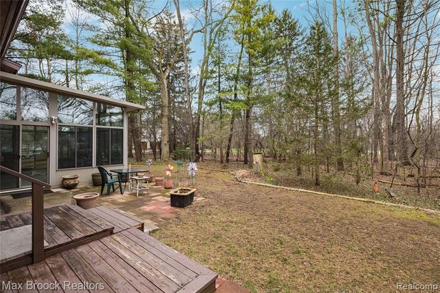 32674 Bingham Lane, Bingham Farms, MI 48025