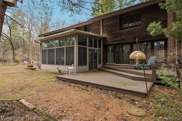 32674 Bingham Lane, Bingham Farms, MI 48025