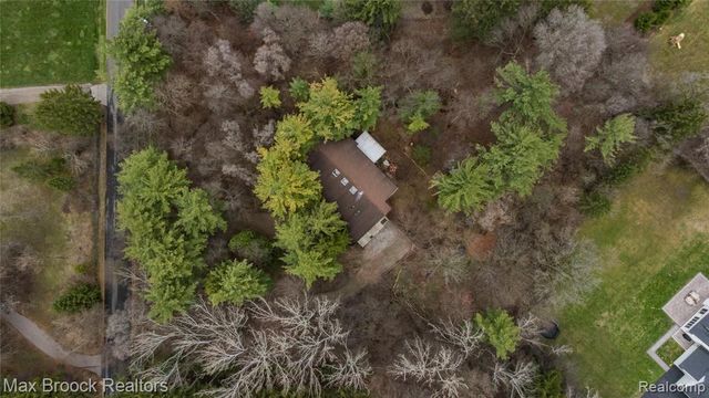 32674 Bingham Lane, Bingham Farms, MI 48025