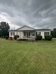 4445 Highland Rd, Lafayette, TN 37083