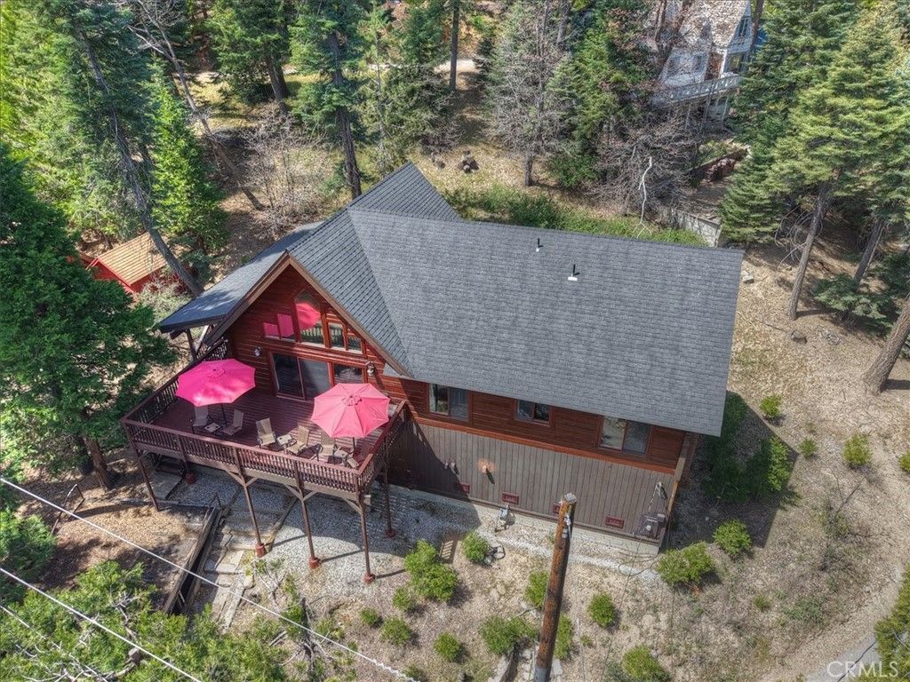 Image 2 of property listing at 116 E, Lake Arrowhead, CA 92352