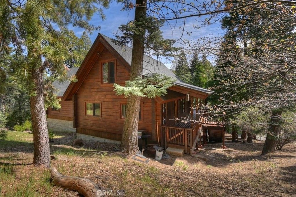 Image 38 of property listing at 116 E, Lake Arrowhead, CA 92352