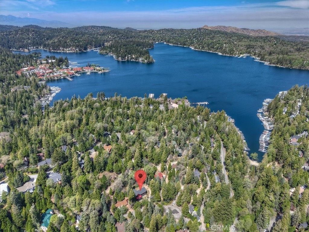 Image 4 of property listing at 116 E, Lake Arrowhead, CA 92352