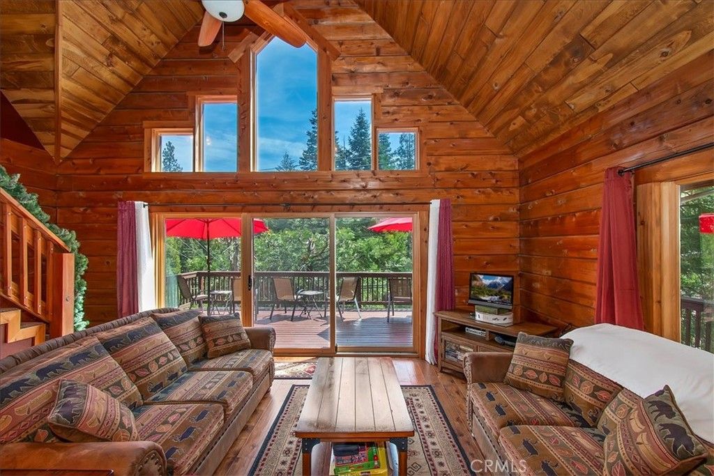 Image 7 of property listing at 116 E, Lake Arrowhead, CA 92352