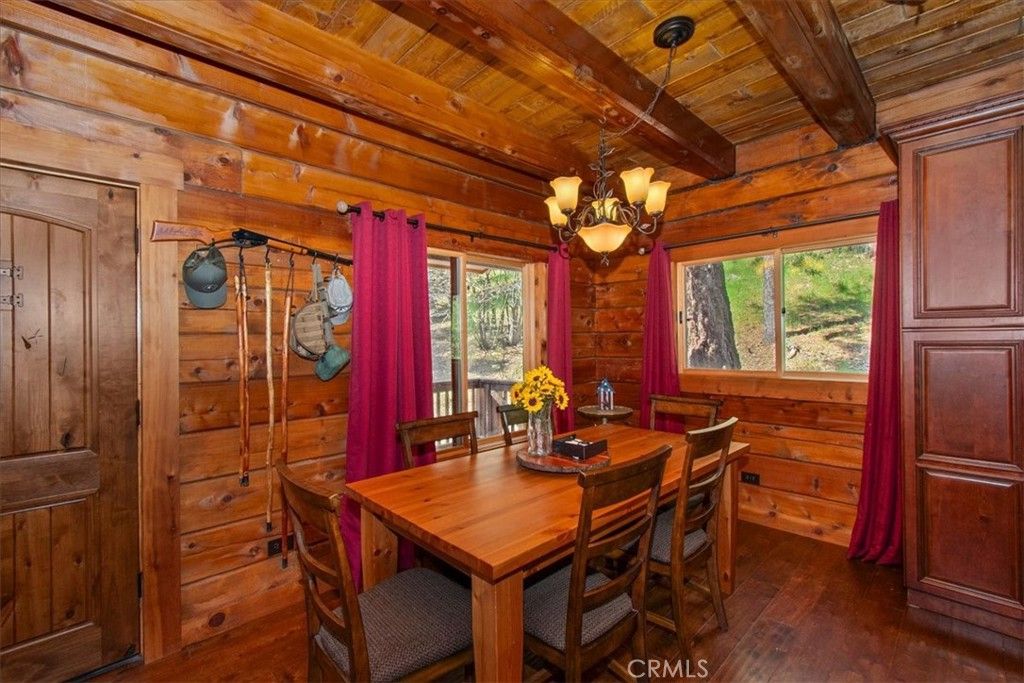 Image 9 of property listing at 116 E, Lake Arrowhead, CA 92352