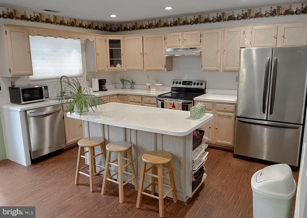 Image 34 of property listing at 5504 IRISH LORD PL, Waldorf, MD 20603