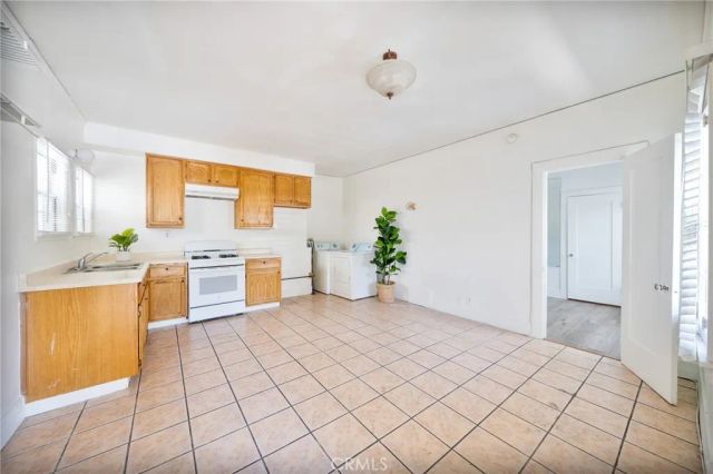 851 Crenshaw Boulevard, Los Angeles, CA 90005