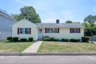 23 Marine St, Quincy, MA 02169