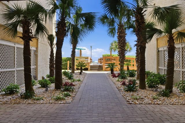 201 S Ocean Blvd Unit 504, North Myrtle Beach, SC 29582