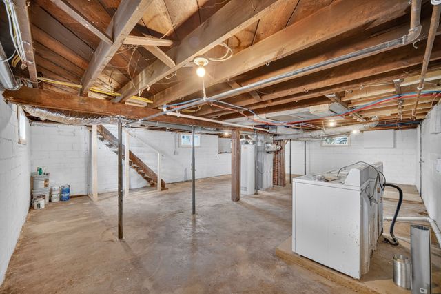2733 E Grand Avenue, Des Moines, IA 50317