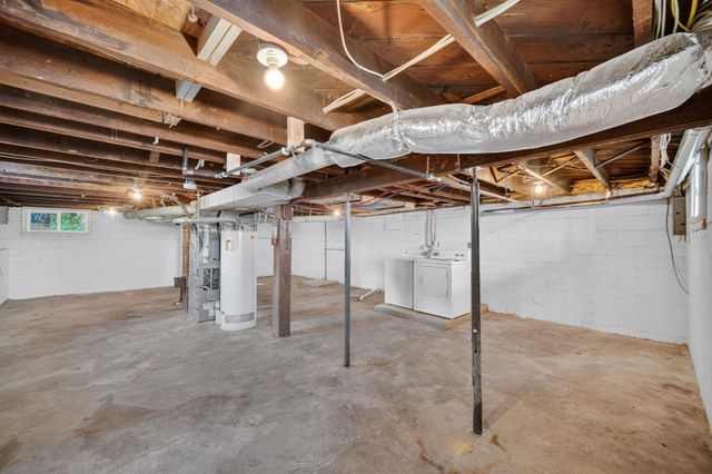 2733 E Grand Avenue, Des Moines, IA 50317