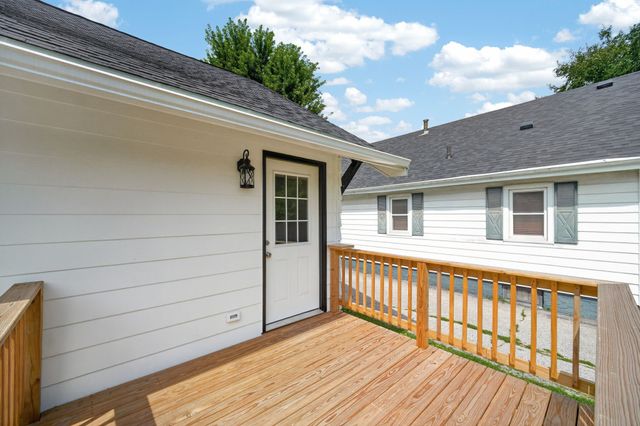 2733 E Grand Avenue, Des Moines, IA 50317