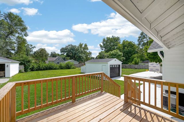 2733 E Grand Avenue, Des Moines, IA 50317