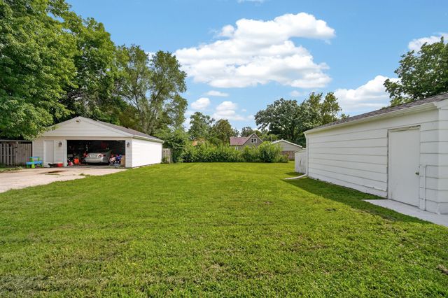 2733 E Grand Avenue, Des Moines, IA 50317