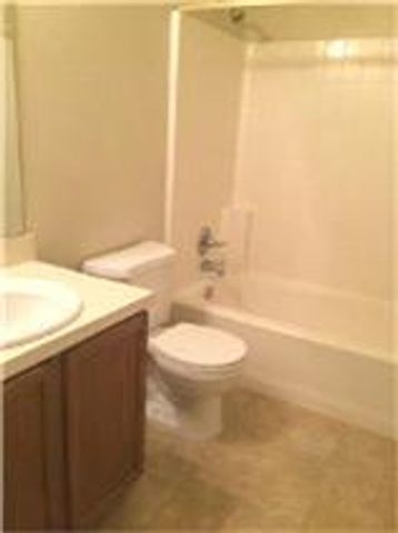 7905 Diamond Oak Drive, Texas City, TX 77591