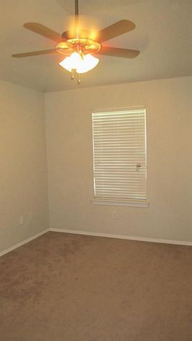 7905 Diamond Oak Drive, Texas City, TX 77591