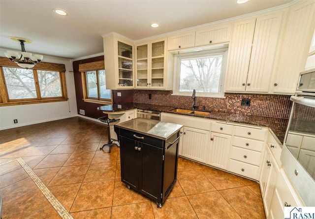 626 Austin Drive, St. Peter, MN 56082