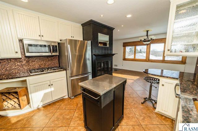 626 Austin Drive, St. Peter, MN 56082