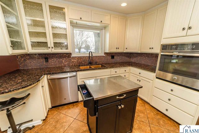 626 Austin Drive, St. Peter, MN 56082