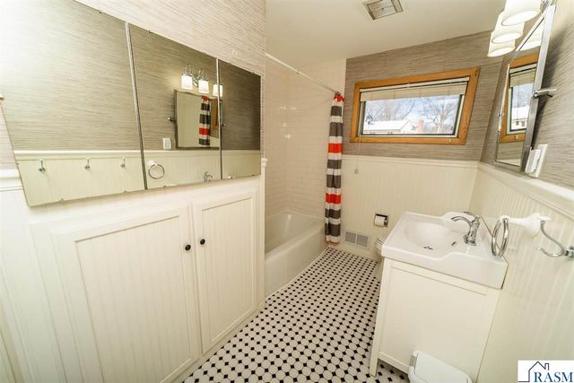 626 Austin Drive, St. Peter, MN 56082