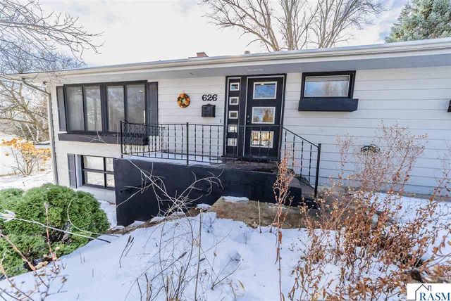 626 Austin Drive, St. Peter, MN 56082