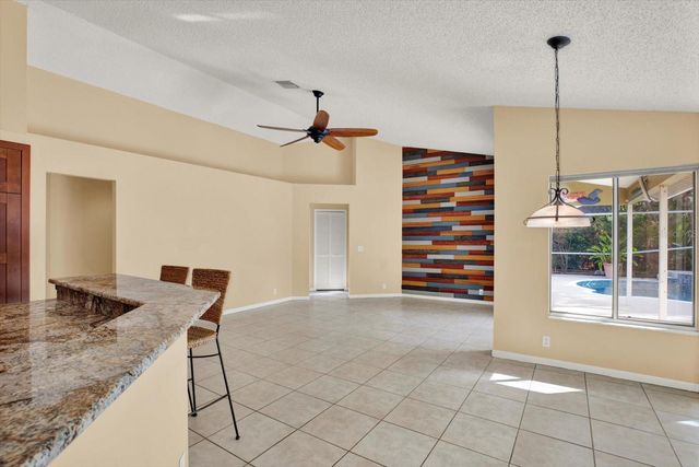 631 HOUSE WREN CIRCLE, Palm Harbor, FL 34683