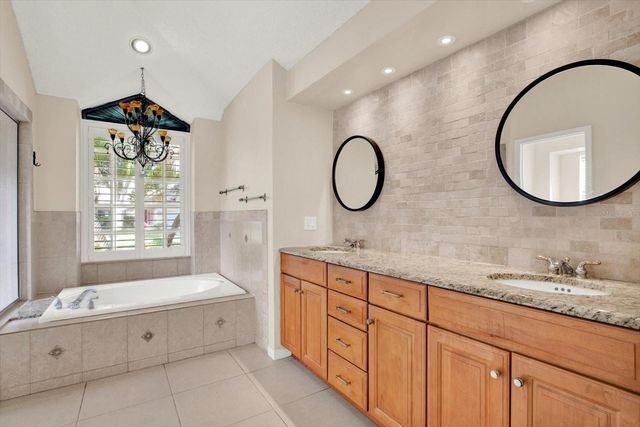 631 HOUSE WREN CIRCLE, Palm Harbor, FL 34683