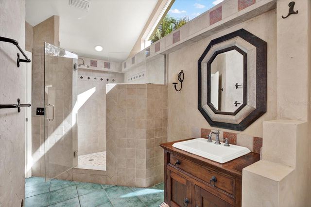 631 HOUSE WREN CIRCLE, Palm Harbor, FL 34683