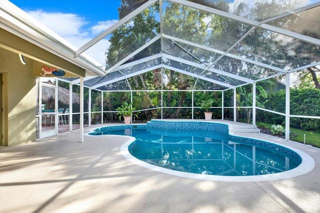 631 HOUSE WREN CIRCLE, Palm Harbor, FL 34683