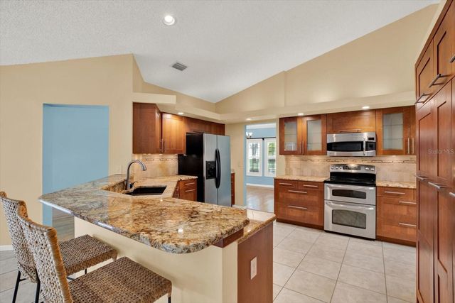 631 HOUSE WREN CIRCLE, Palm Harbor, FL 34683