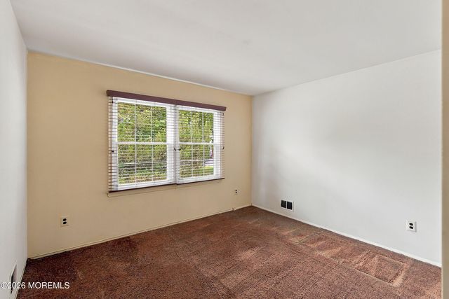 18 Scenic Drive, Freehold, NJ 07728