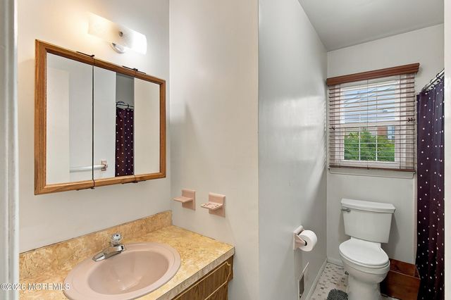 18 Scenic Drive, Freehold, NJ 07728