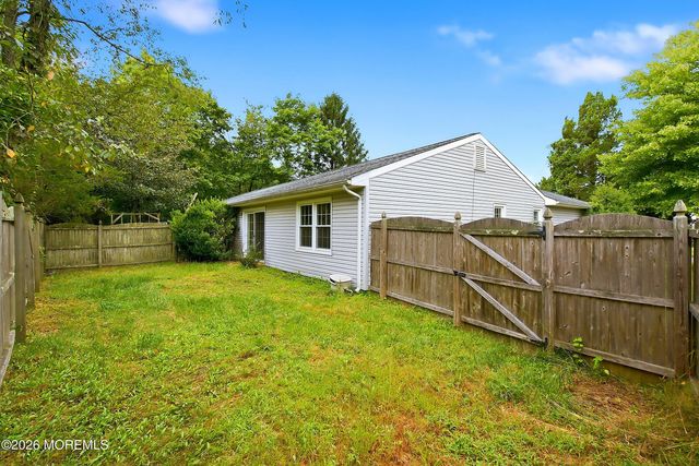 18 Scenic Drive, Freehold, NJ 07728