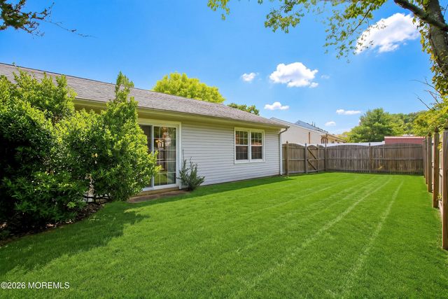 18 Scenic Drive, Freehold, NJ 07728