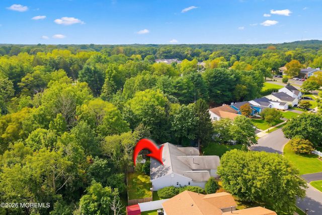 18 Scenic Drive, Freehold, NJ 07728