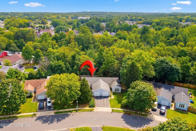 18 Scenic Drive, Freehold, NJ 07728