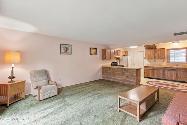18 Scenic Drive, Freehold, NJ 07728