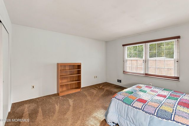 18 Scenic Drive, Freehold, NJ 07728