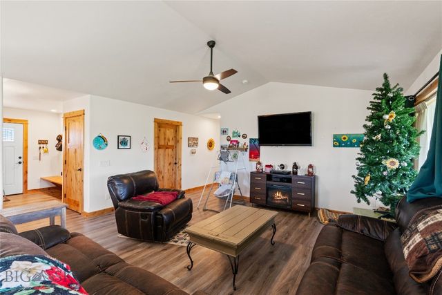 15 Sky View, Ennis, MT 59729