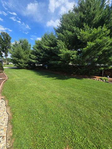 1028 N 11th Street, Elwood, IN 46036