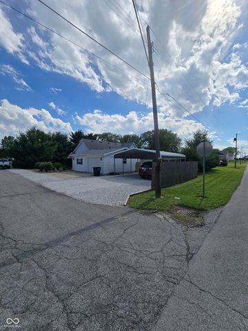 1028 N 11th Street, Elwood, IN 46036