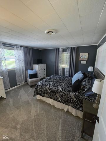 1028 N 11th Street, Elwood, IN 46036
