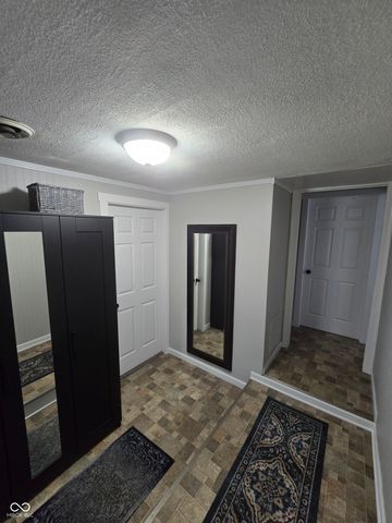 1028 N 11th Street, Elwood, IN 46036