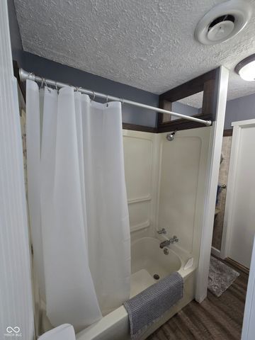 1028 N 11th Street, Elwood, IN 46036