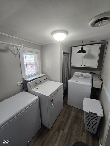1028 N 11th Street, Elwood, IN 46036