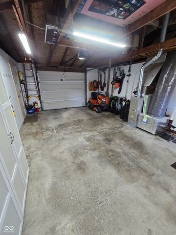 1028 N 11th Street, Elwood, IN 46036
