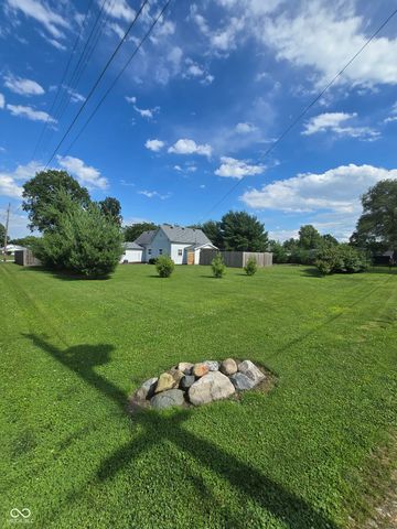 1028 N 11th Street, Elwood, IN 46036