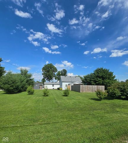 1028 N 11th Street, Elwood, IN 46036